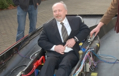 A. Weinert im Solarrennwagen -> großes Bild 1